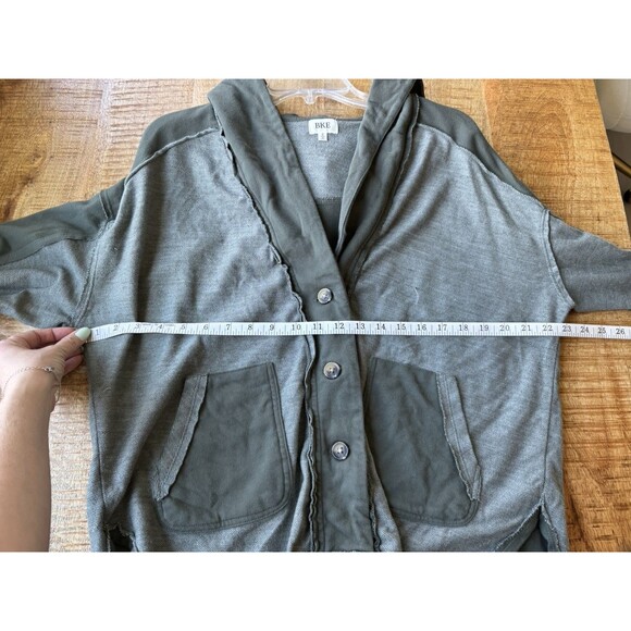 BKE Women's Green Long Sleeve V Neck Button Down Sweater Pockets Small - Picture 12 of 14